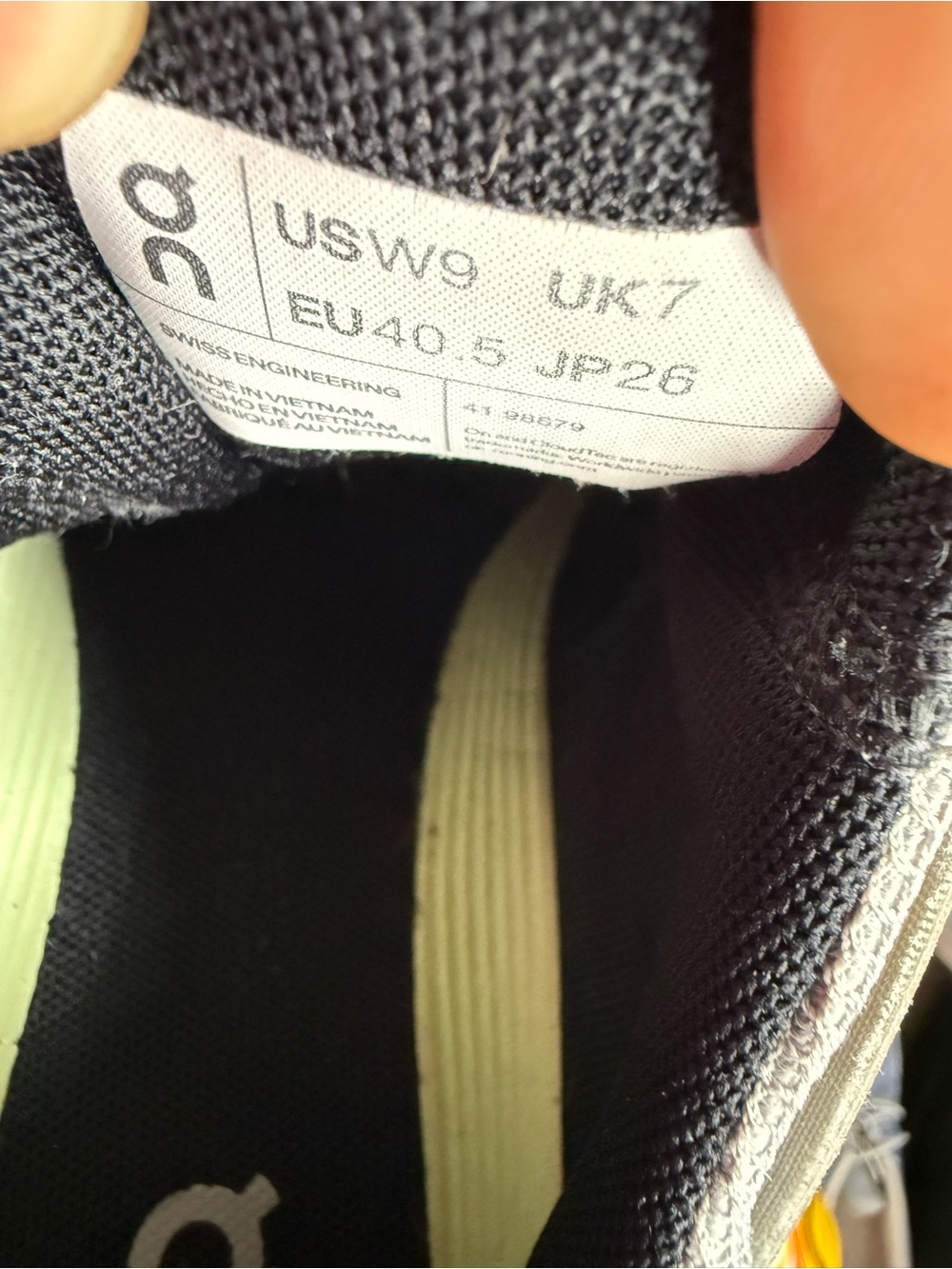 On Running  Cloudswift  women size 9 lace Up Running Shoes - Gray, Black - Picture 9 of 9